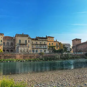 rooms-castelvecchio-palazzo-canossa.hotelinveneto.com/